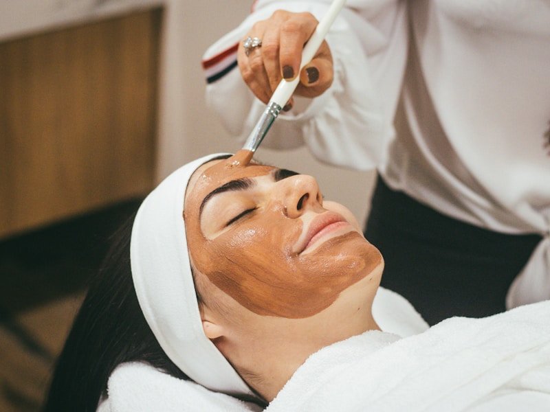 Is Red Light Therapy Good for Oily Skin - Skifir